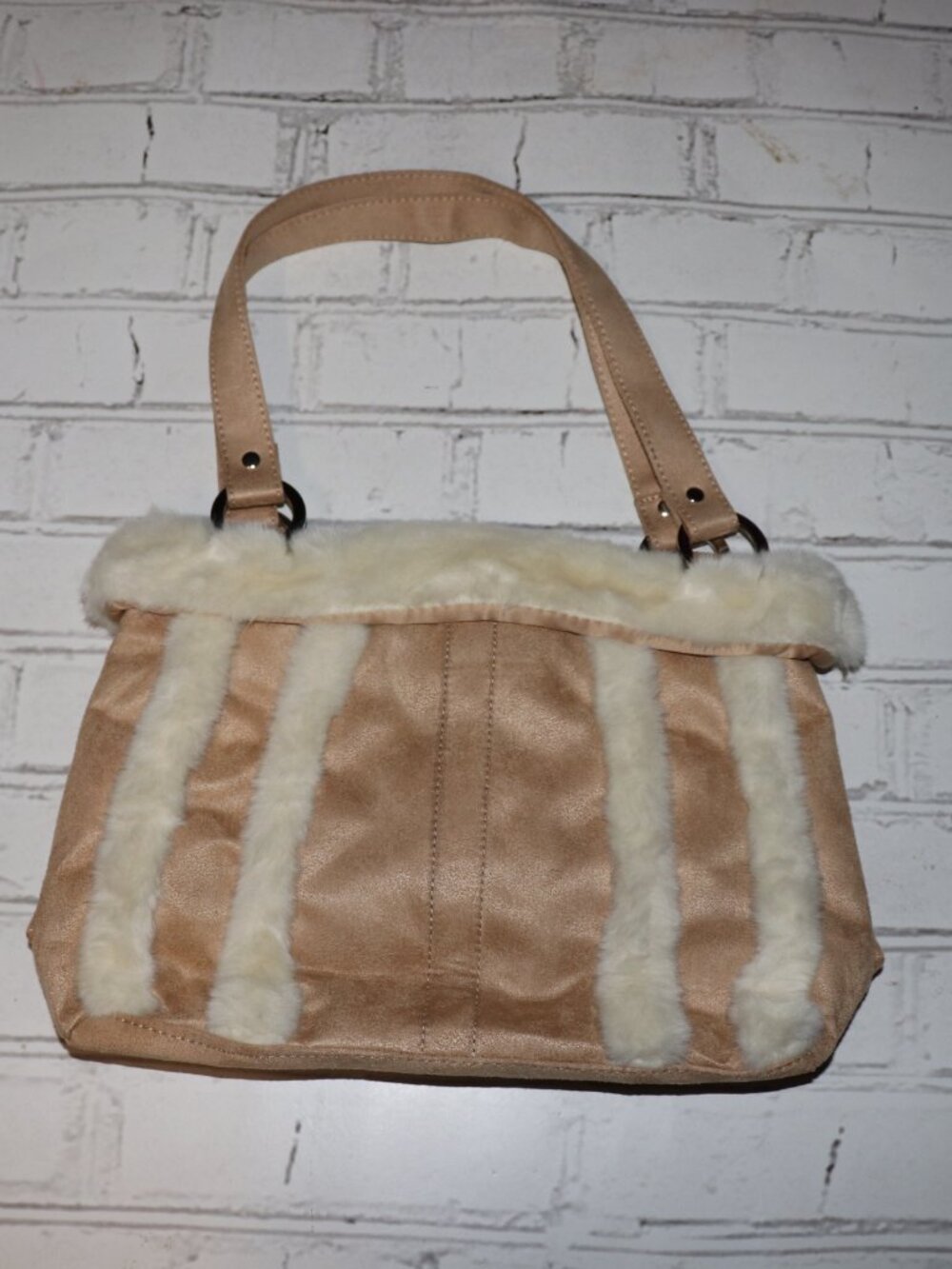 ✨ Bath & Body Works Winter‑Style Handbag · 10" x 14" · Faux Fur Trim Cozy winter